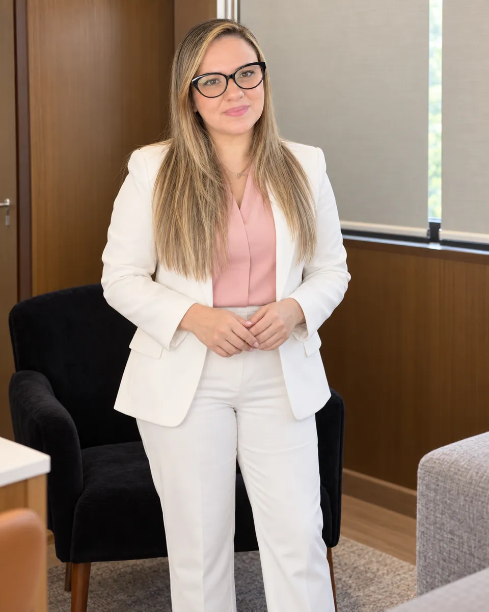 Marcella Soares, psicóloga e pedagoga, no consultório na Barra da Tijuca